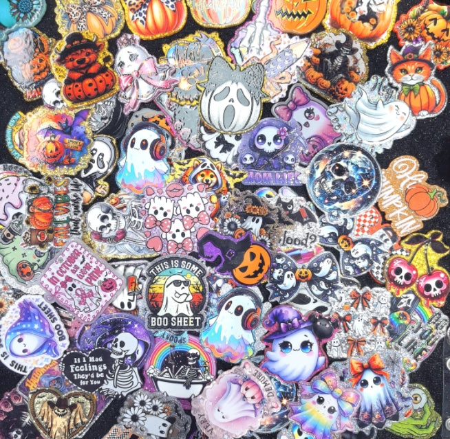 Wholesale Random 30pcs/pack Halloween  Acrylic Flat Backs for Badge Reels Keychains